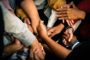 Serie Migración: Tejer redes, construir futuro, el poder de la comunidad